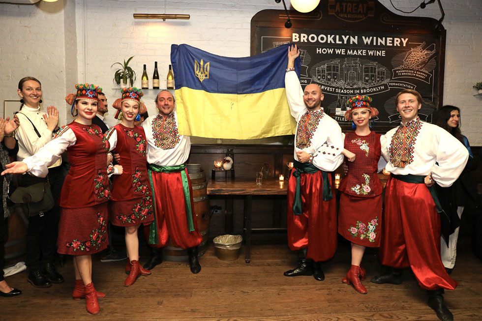 Kozak () Ukrainian-American dancers, www.cossack.us, NY Ukrainian dancers, New Year's corporate party event in Brooklyn